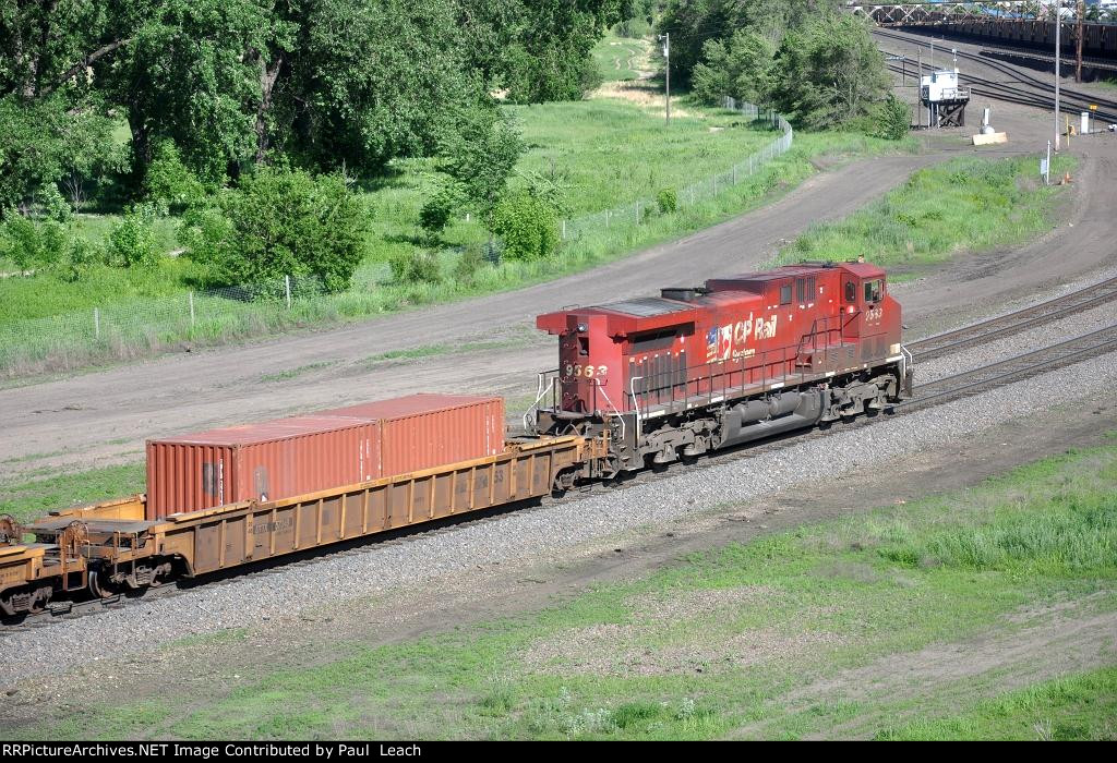 Intermodal rolls east down the hill